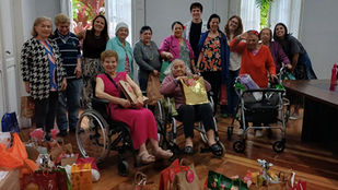 Entrega de presentes aos idosos do Asilo São Vicente de Paulo