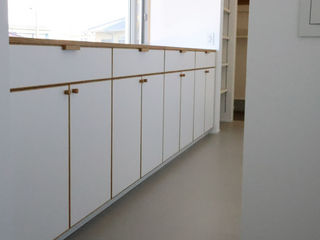 白板と楢のバックキャビネット