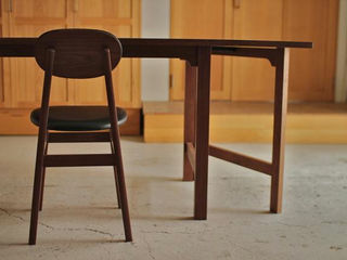 "ダイニングテーブル・チェア"。