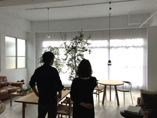 "svale furniture"。