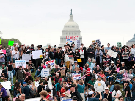 Protestos anti-Trump tomam conta dos EUA