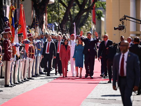 Maduro assume novo mandato e reafirma poder popular contra o imperialismo