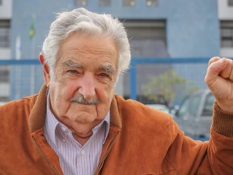 Seus braços se foram, Mujica, mas nós ainda estamos aqui. Gracias!