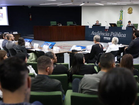 Contra escola cívico-militar, governo defende pluralidade e apreço à tolerância