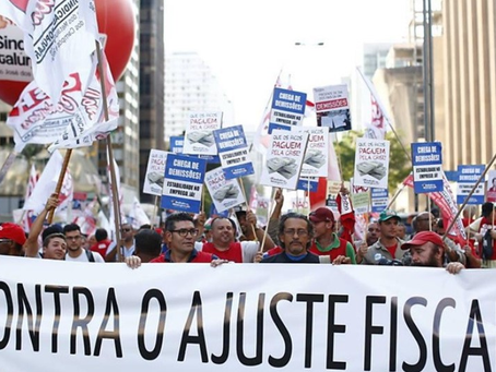 Movimento social se manifesta contra ajuste fiscal como quer mercado