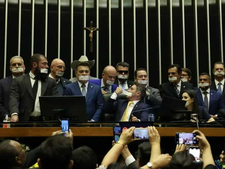 Extrema direita se isola na tentativa de parar Congresso e salvar Bolsonaro