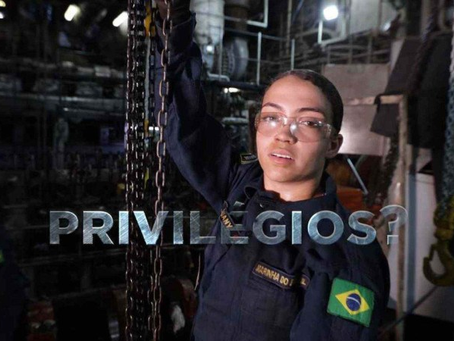Marinha questiona privilégios, mas oficiais recebem até R$216 mil por mês