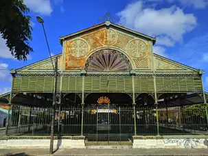 Fachada lateral do Mercado dos Pinhões