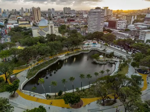 imagem aérea da cidade da criança no centro de fortaleza