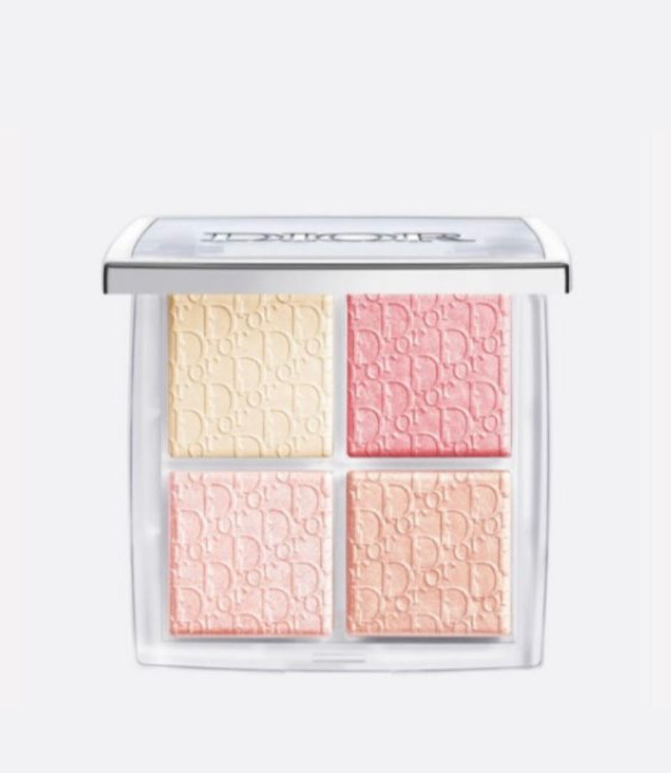 Dior Iluminador en Polvo 004