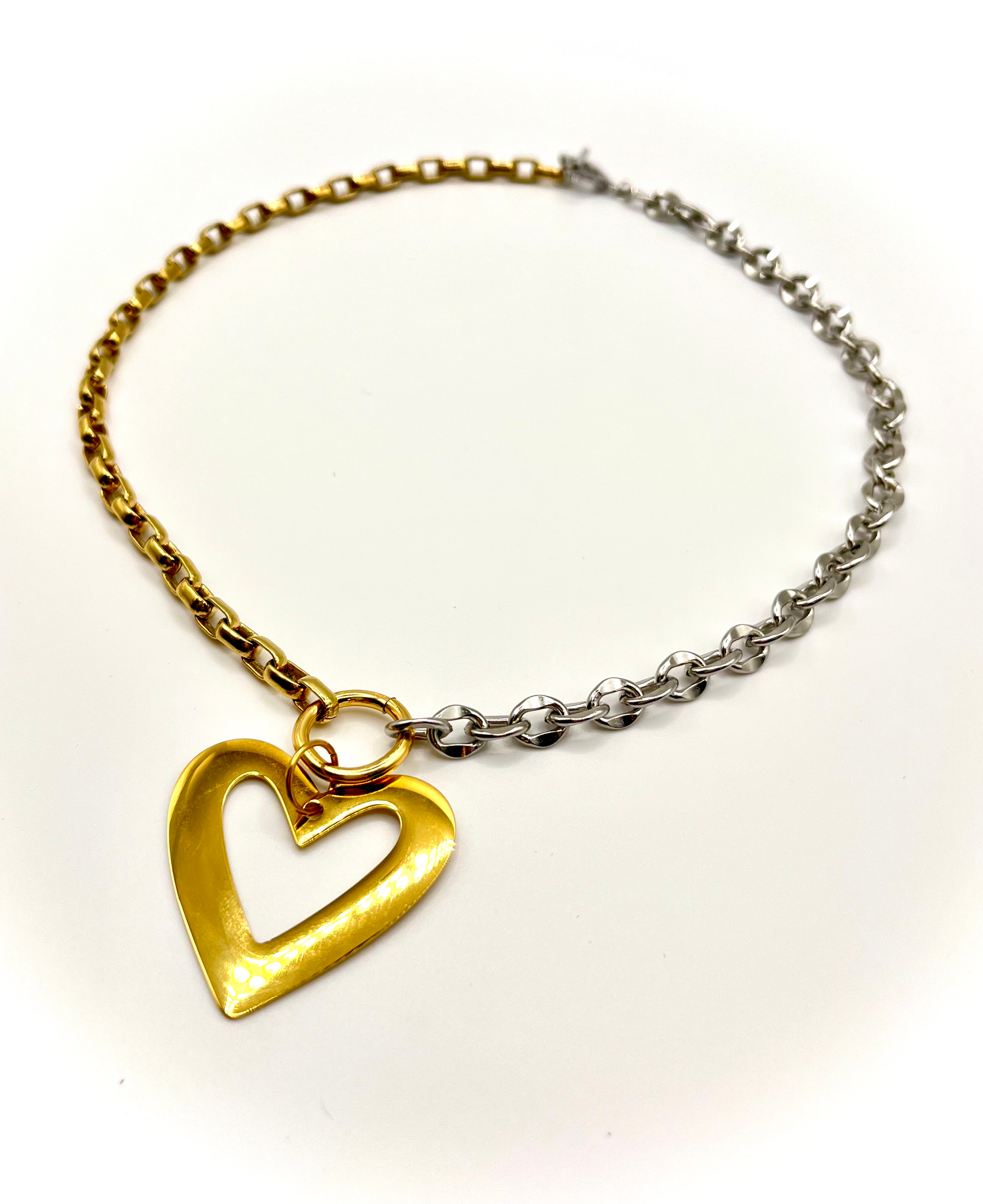 𝑳𝒆 𝑭𝒆𝒖 𝒅’𝑨𝒎𝒐𝒖𝒓 𝒅𝒆 𝑫𝒊𝒆𝒖 𝒏𝒐𝒖𝒔 𝑼𝒏𝒊𝒕