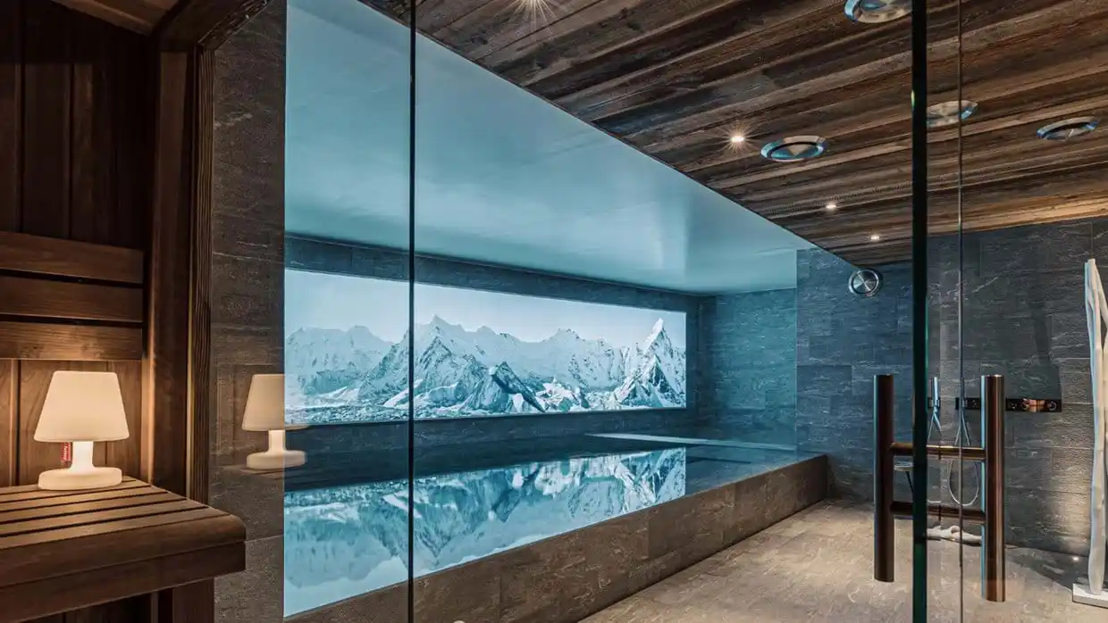 In door swimming pool