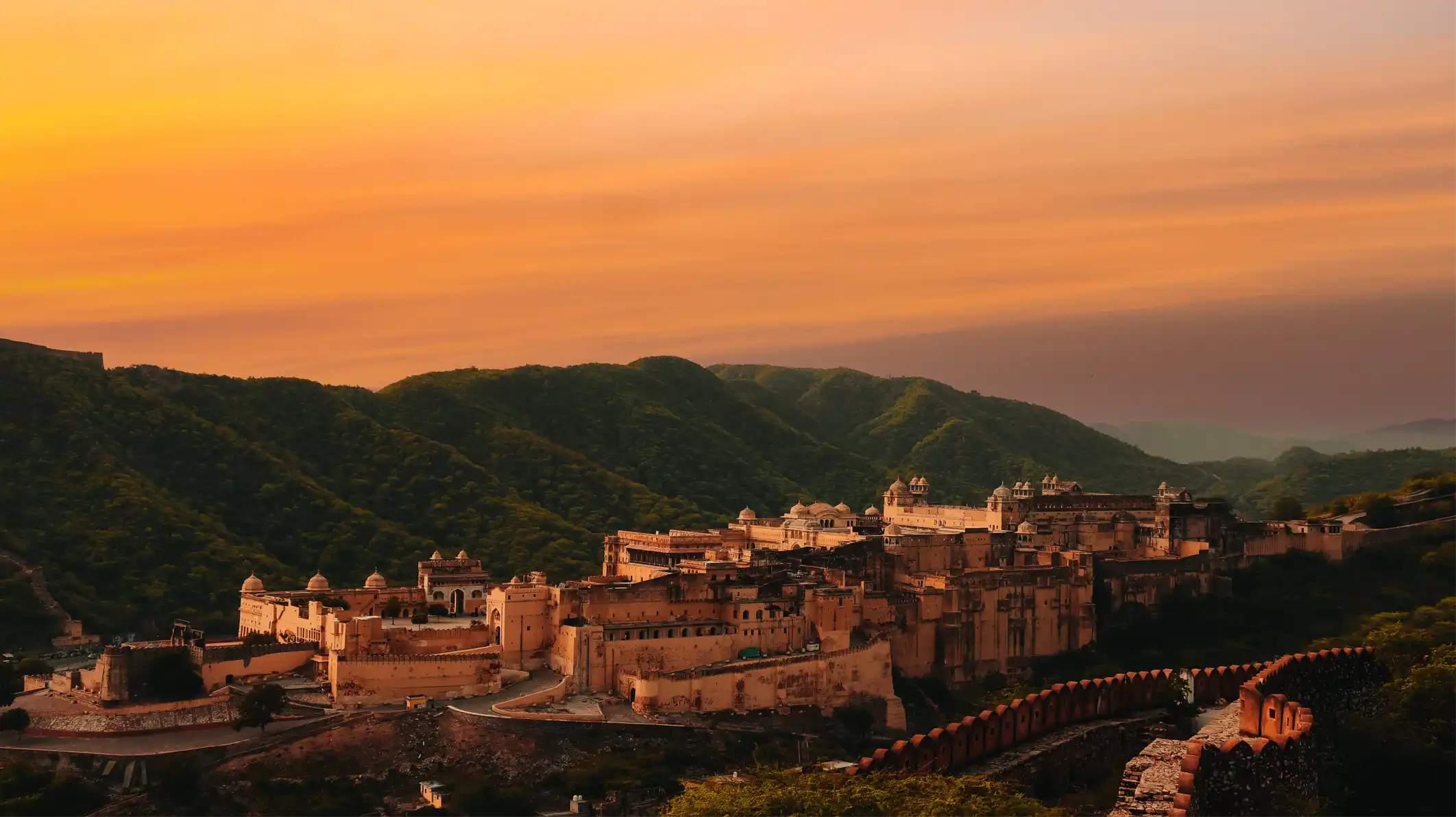 amber fort in jaipur at sunset