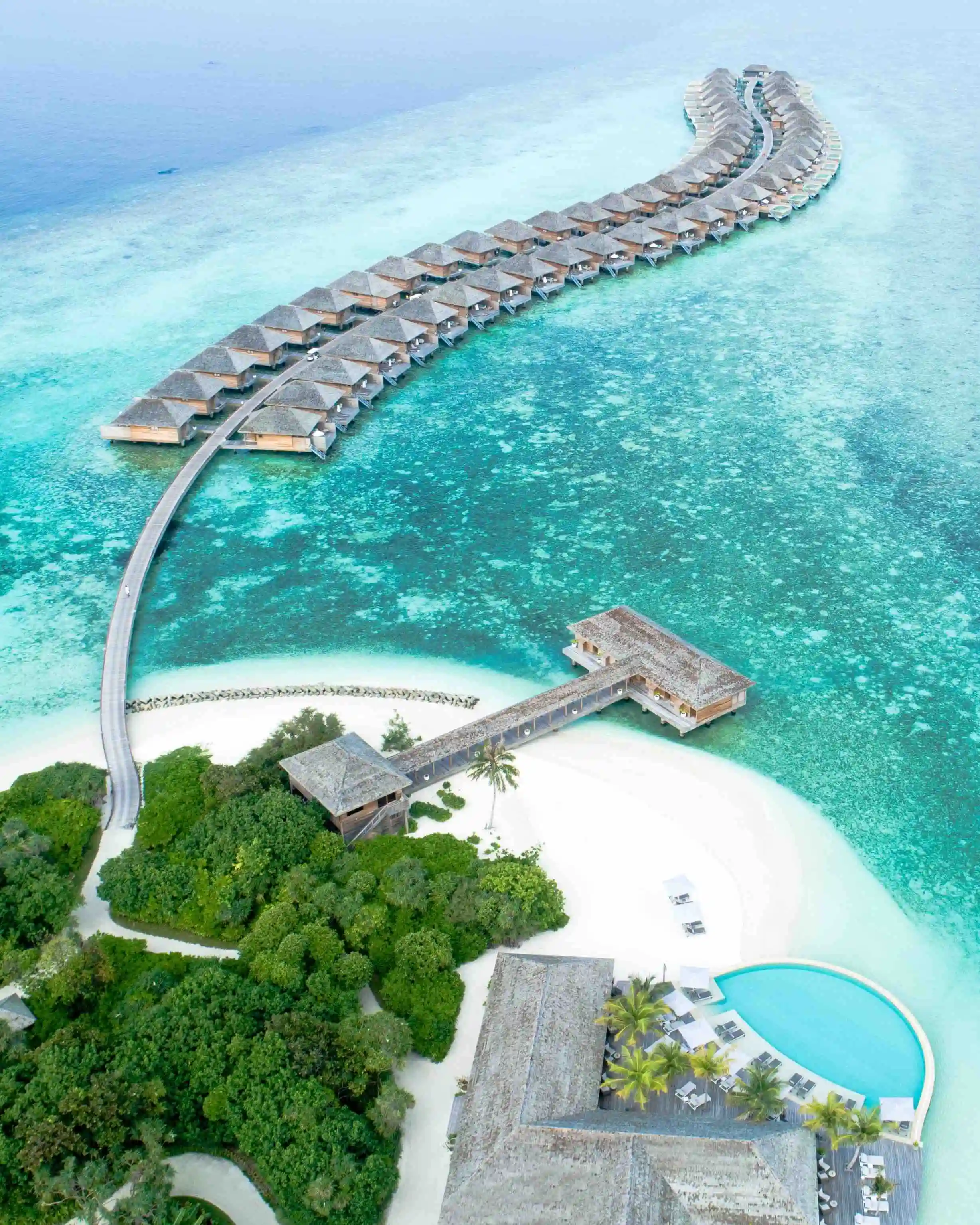 birdseye view of overwater bungalows in the Maldives