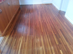 Vi_tilbyder_oliebehandling_af_trægulve,_rengøring_og_slibning_af_terrazzo