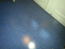 Efter_hovedrengøring_udlægges_der_normalt_enten_polish,_en_moderne_sealer_eller_PUR_produkt