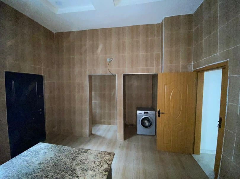 Thumbnail: 3bedroom bungalow for sale 