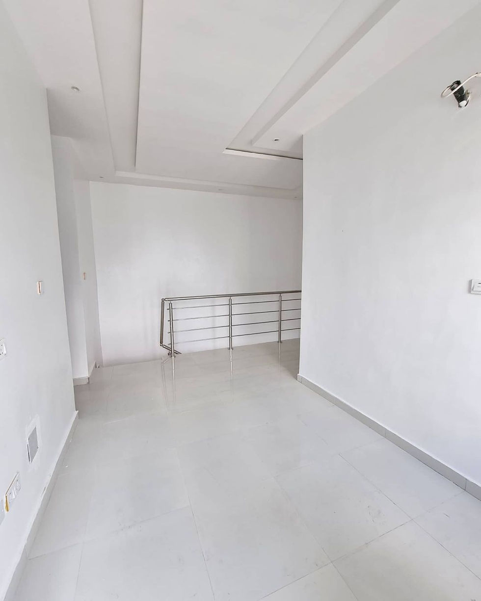 Thumbnail: 4bedroom detached duplex for sale 