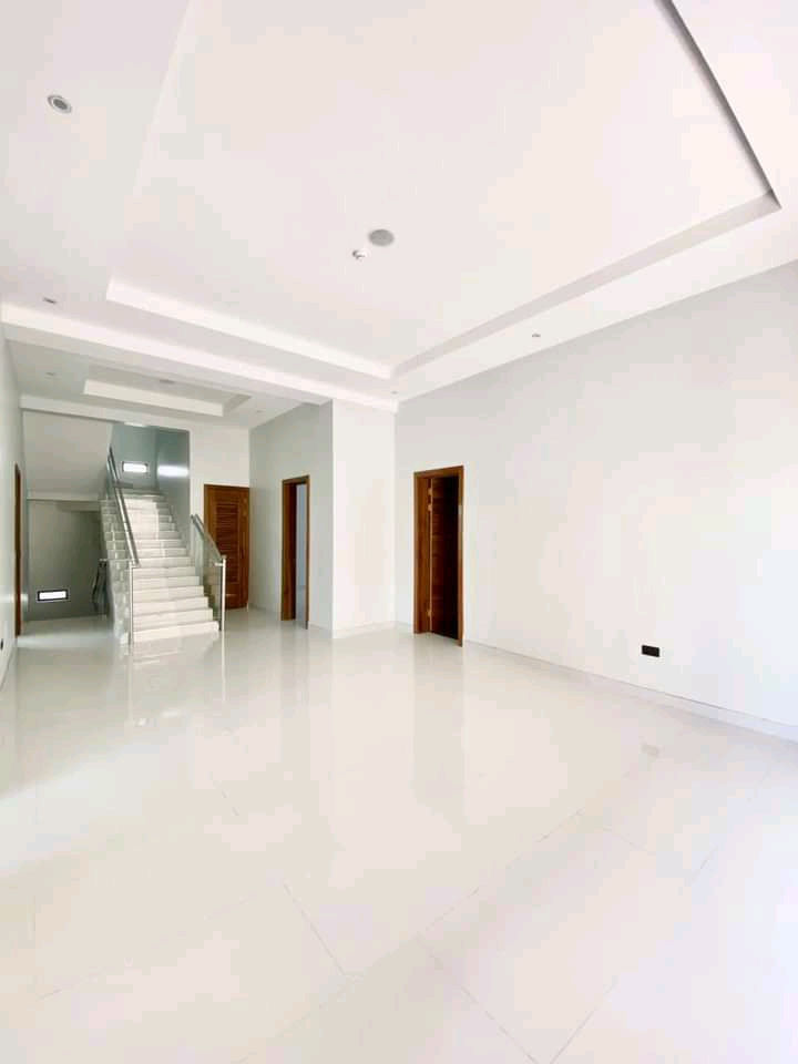 Thumbnail: 5bedroom detached duplex with swimming pool for sale 