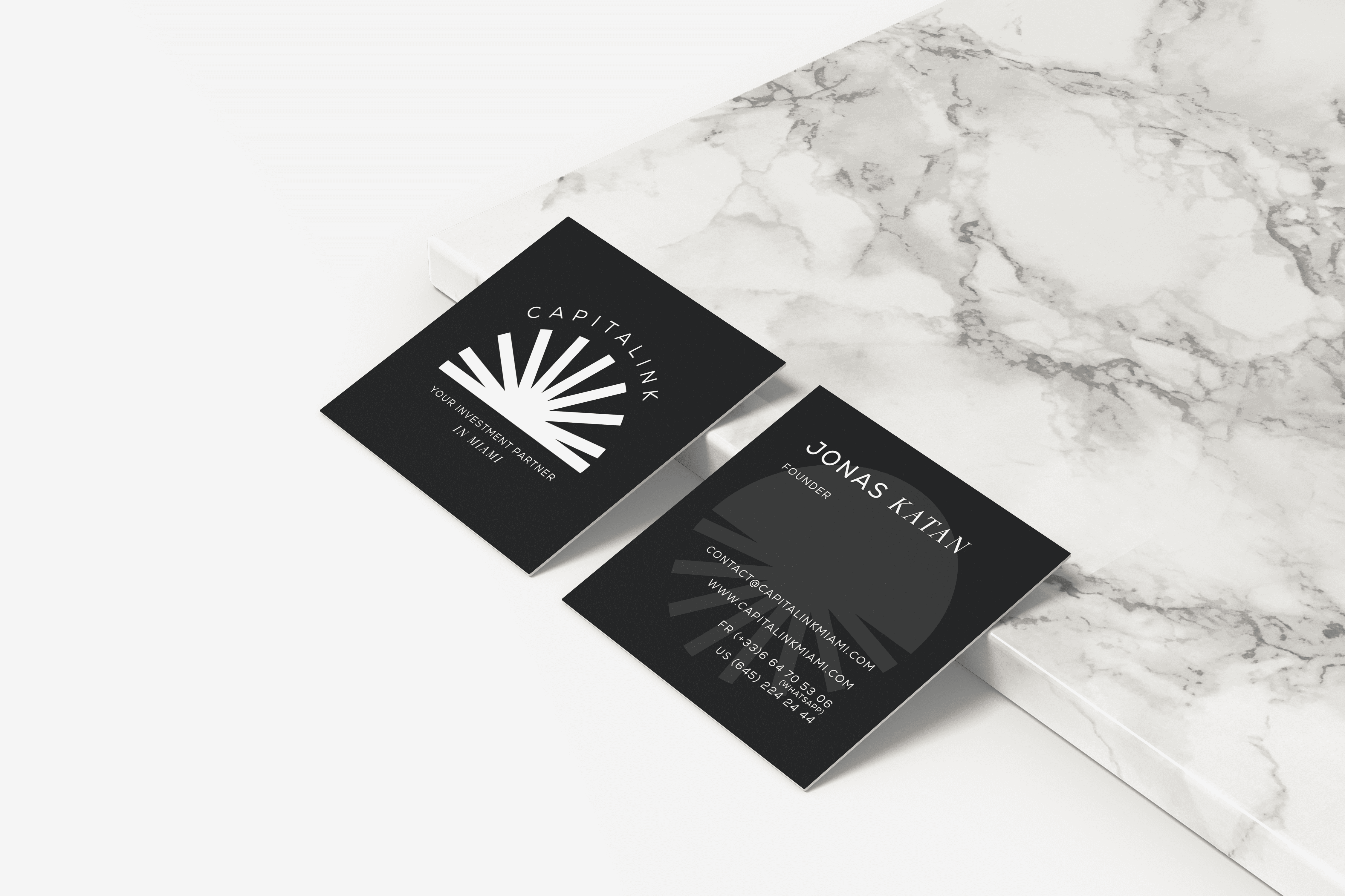 Carte de visite personnalisée – identité visuelle déclinée sur support print