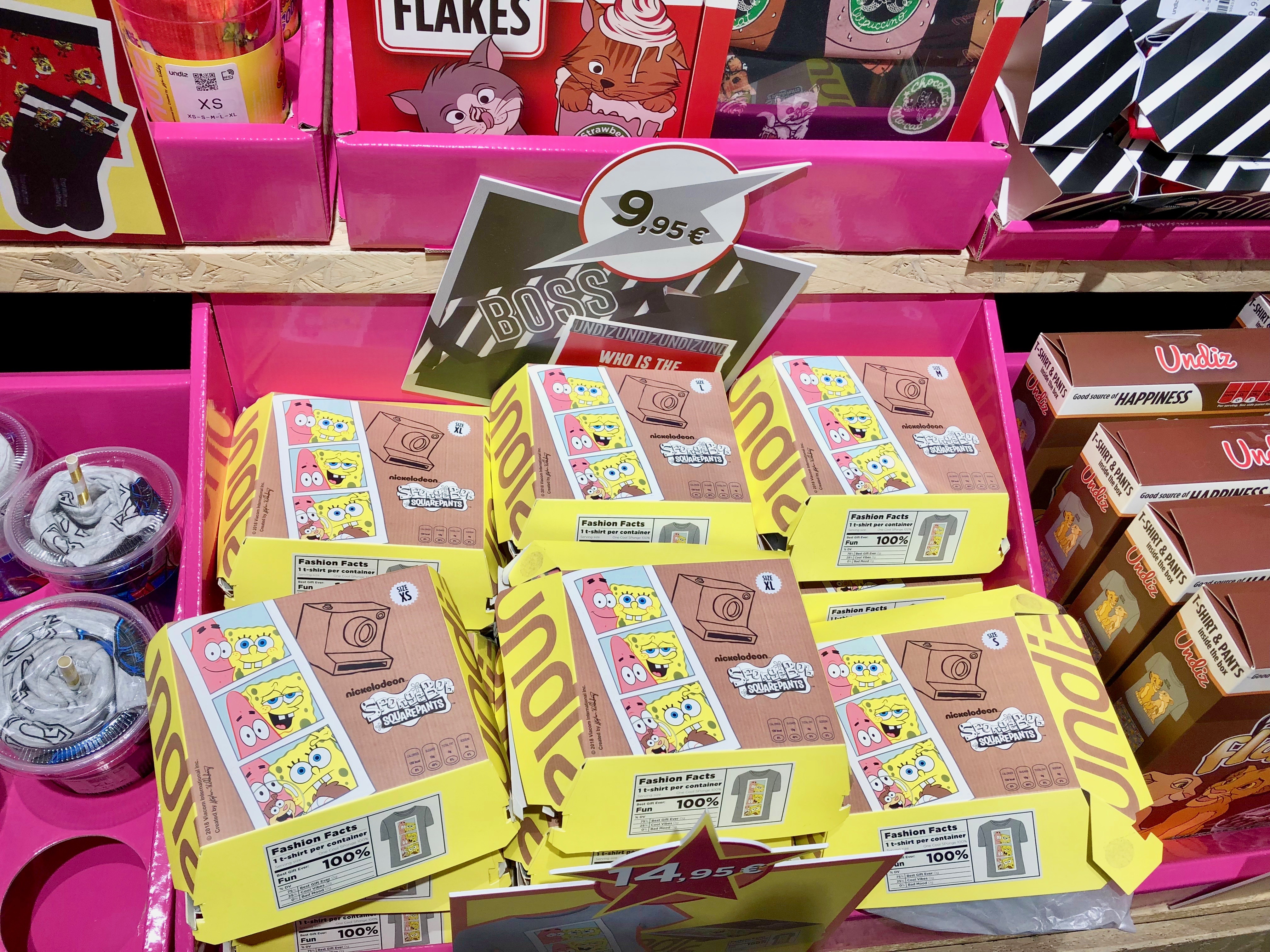Packaging produit textile – support créatif pour sous-vêtements à forte identité visuelle