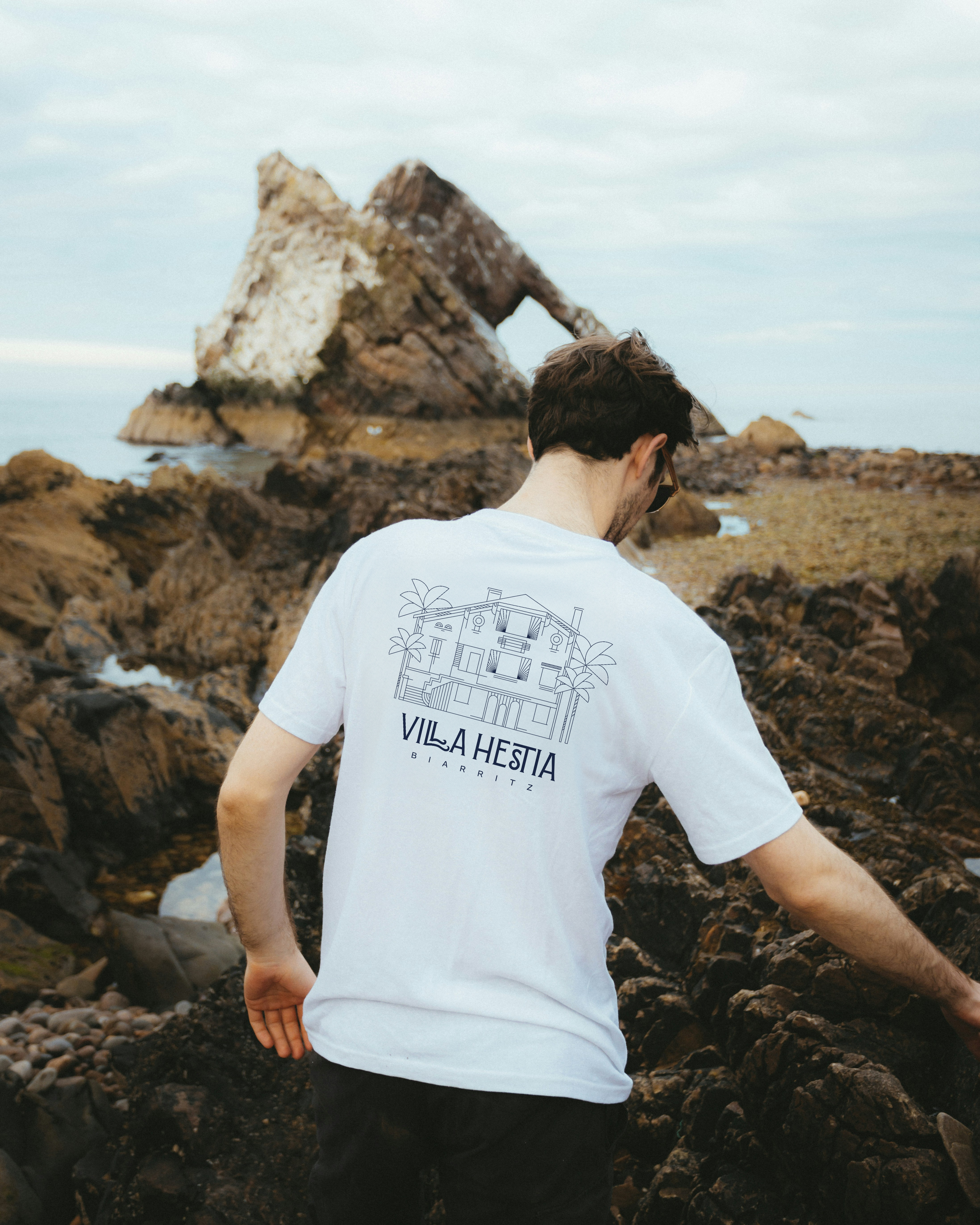 Visuel illustré pour t-shirt client – création textile sur-mesure pour établissement haut de gamme