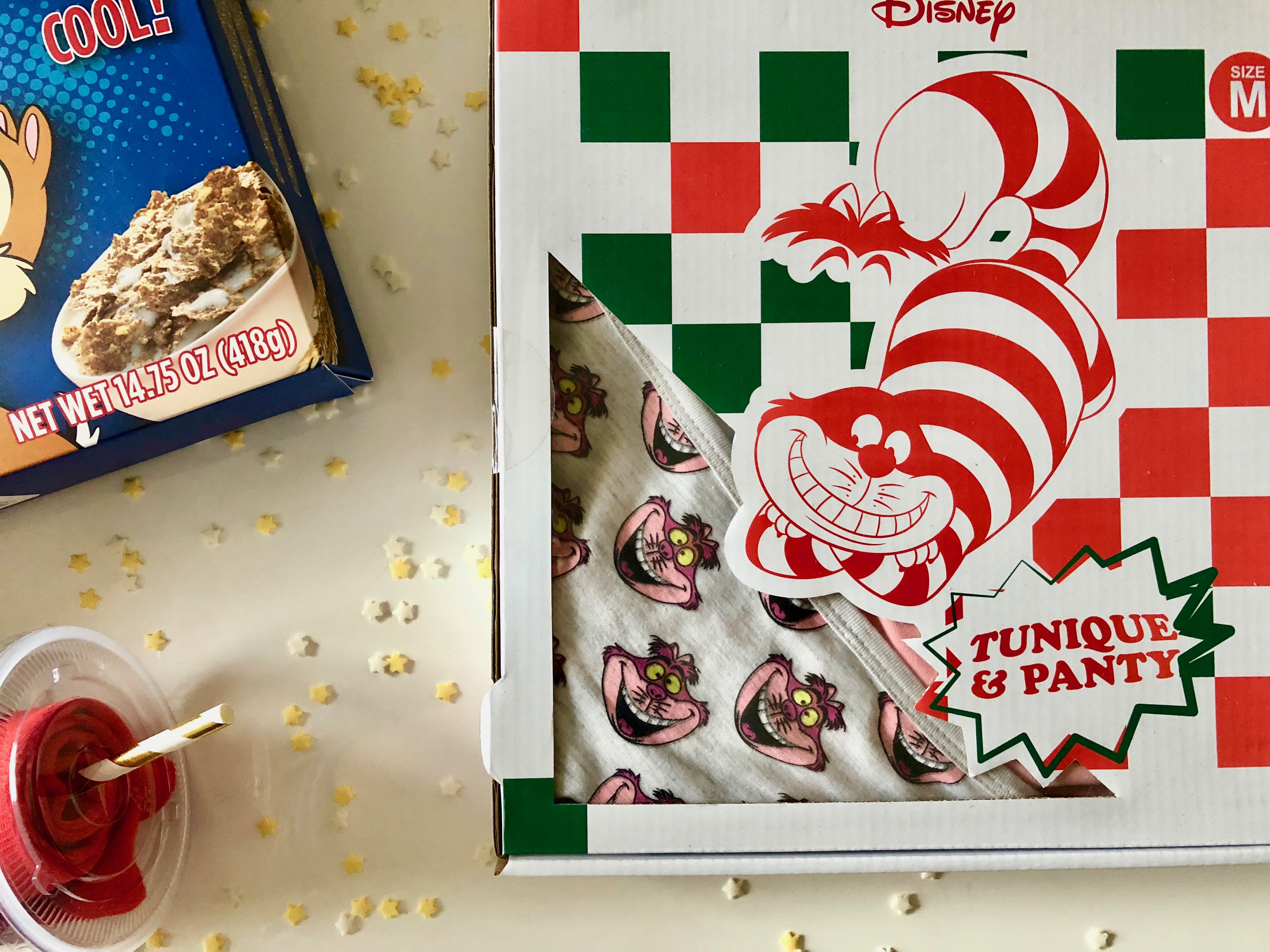 Packaging illustré pour vêtements – branding textile jeune et visuel inspiré du snacking