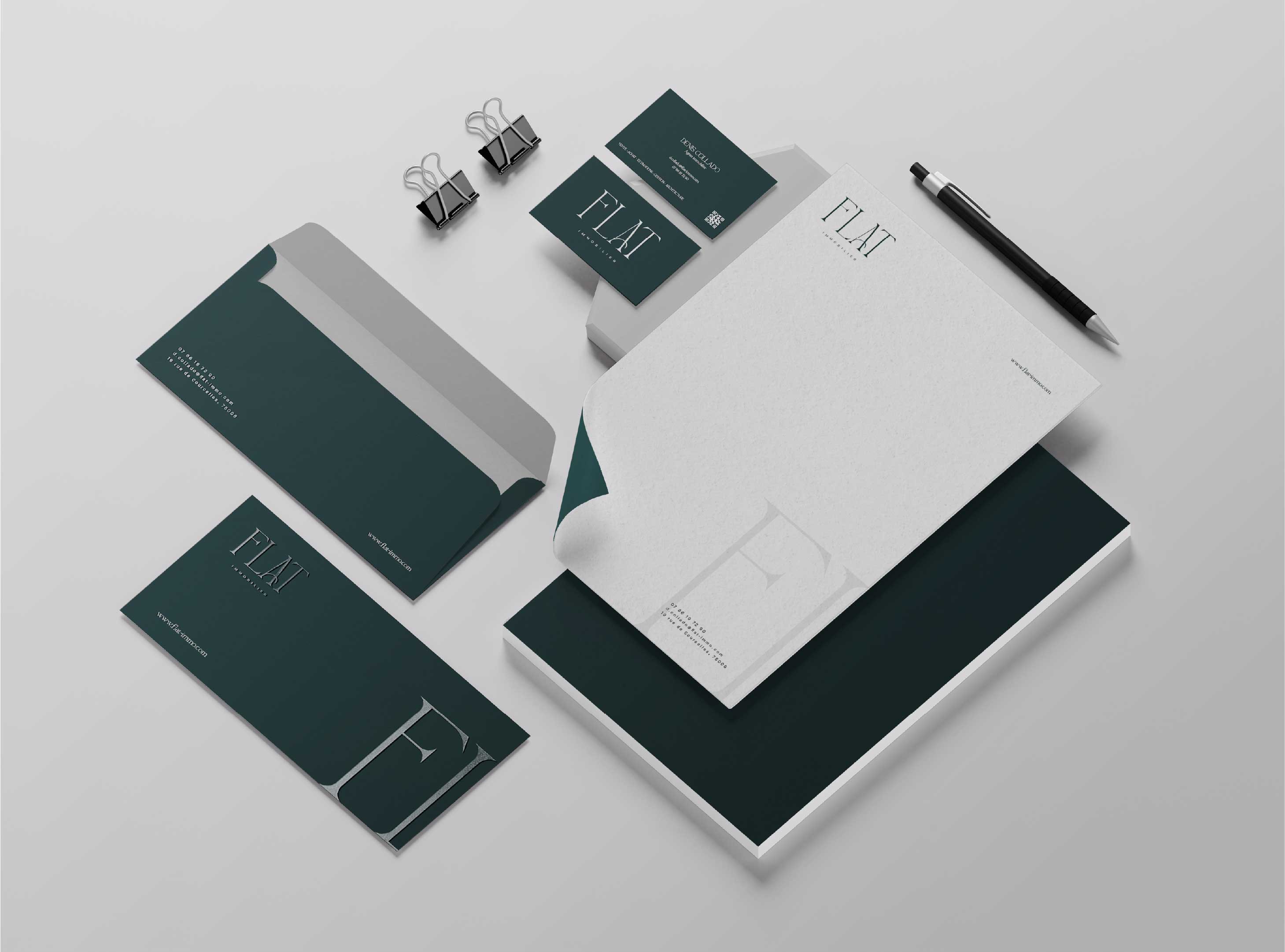 Papeterie de marque – enveloppes, papier à en-tête et cartes designées dans la charte graphique