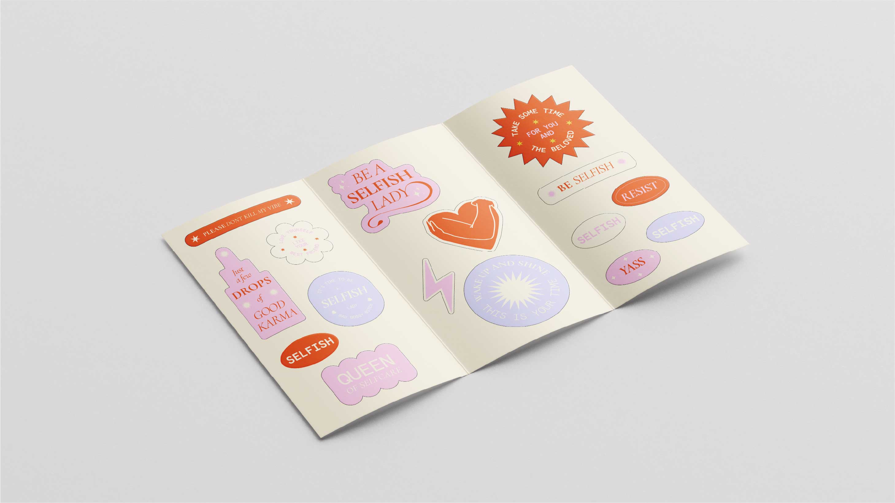 Brochure créative avec stickers – mise en page originale et supports imprimés interactifs
