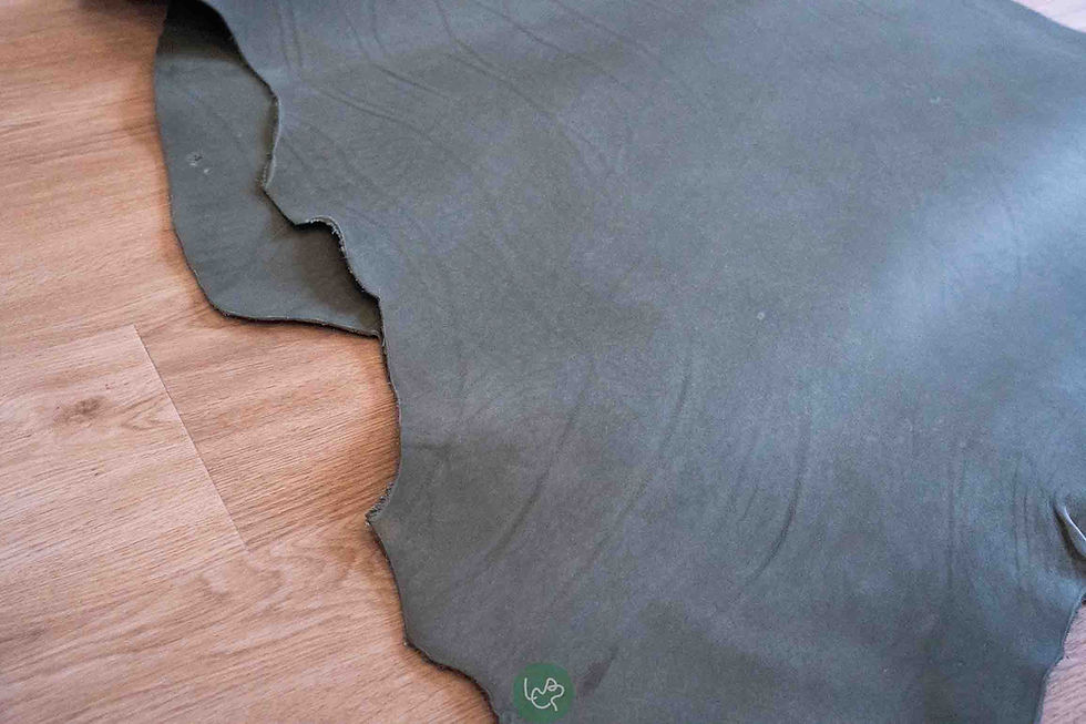 Thumbnail: Latigo Front Shoulder Mixed Tanned -Grey/Blue