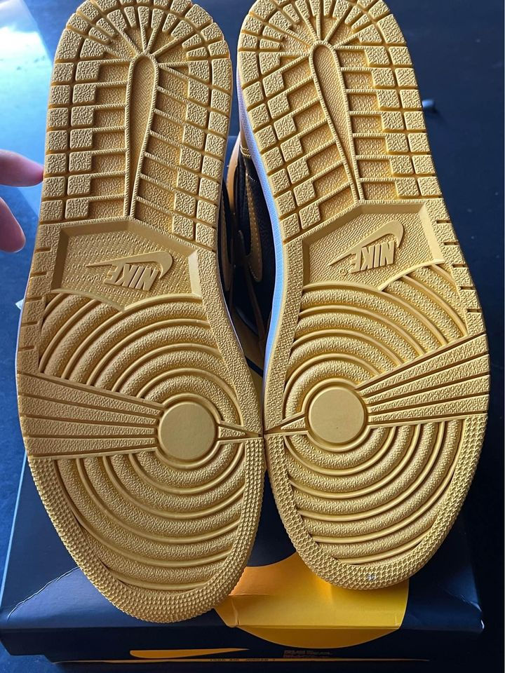 Thumbnail: Jordan Retro 1 High ‘Pollen’ - Size 10