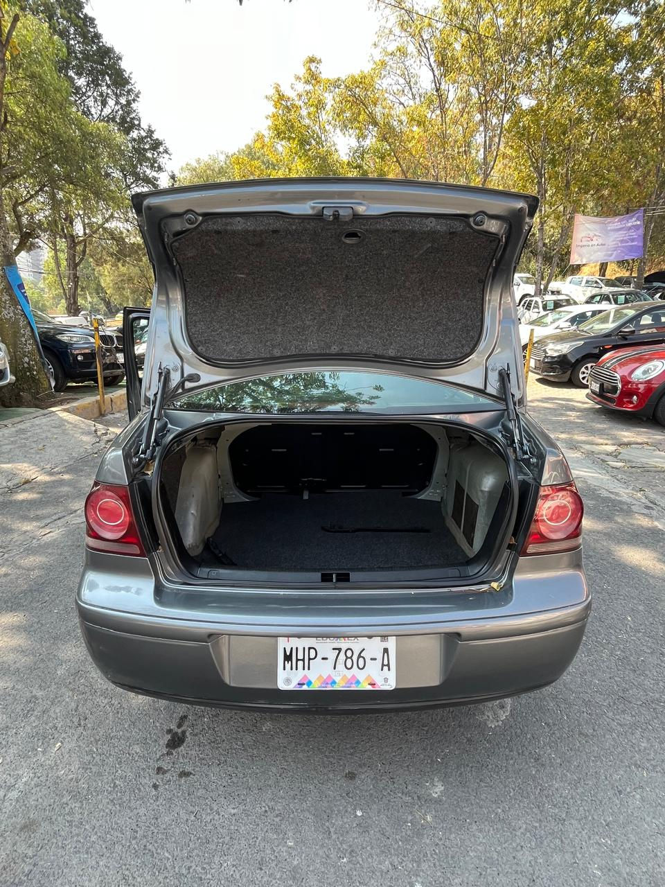 Miniatura: Volkswagen Jetta 2.0 L4 Mt