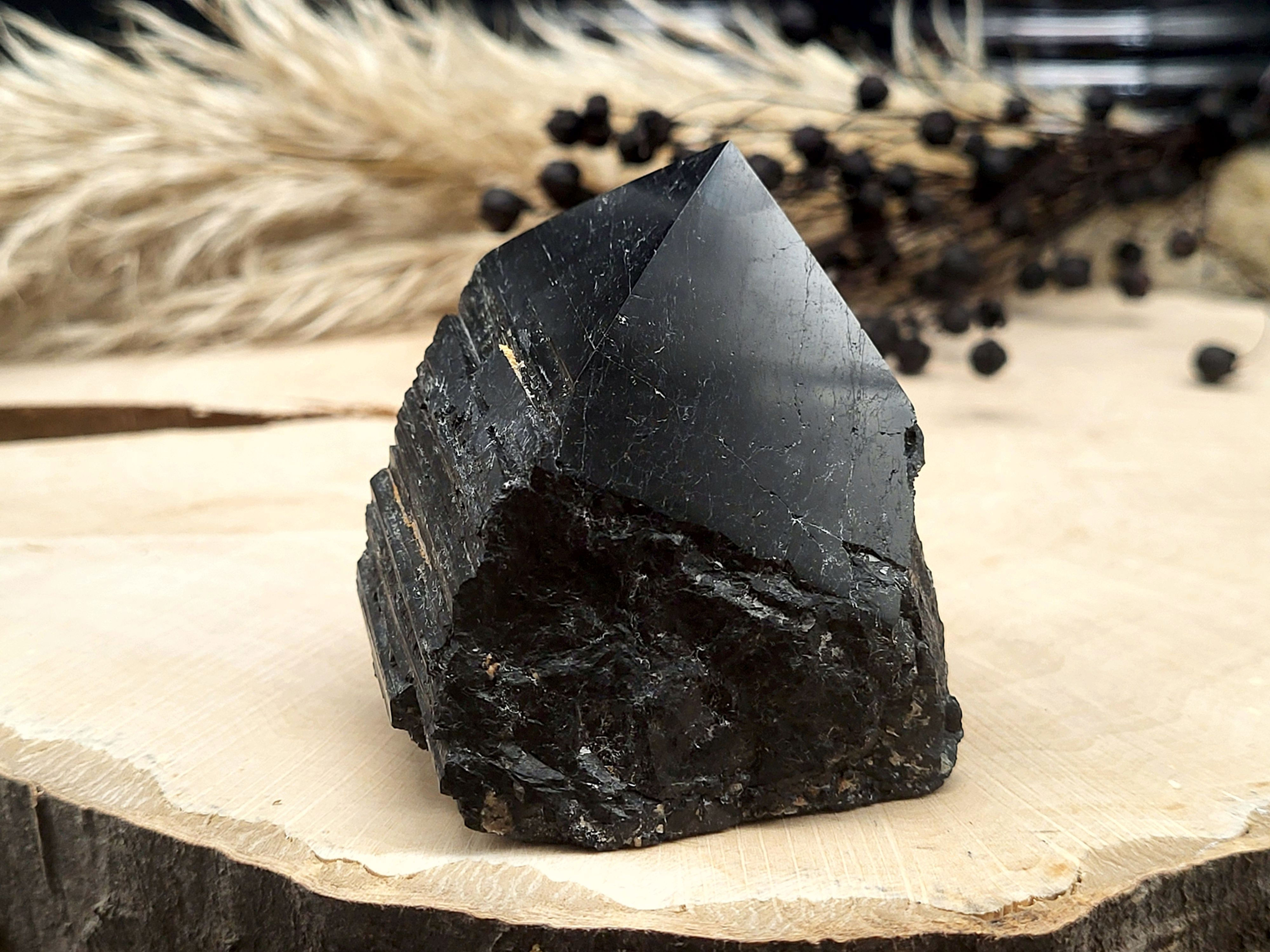 Schwarzer Turmalin Schörl Spitze