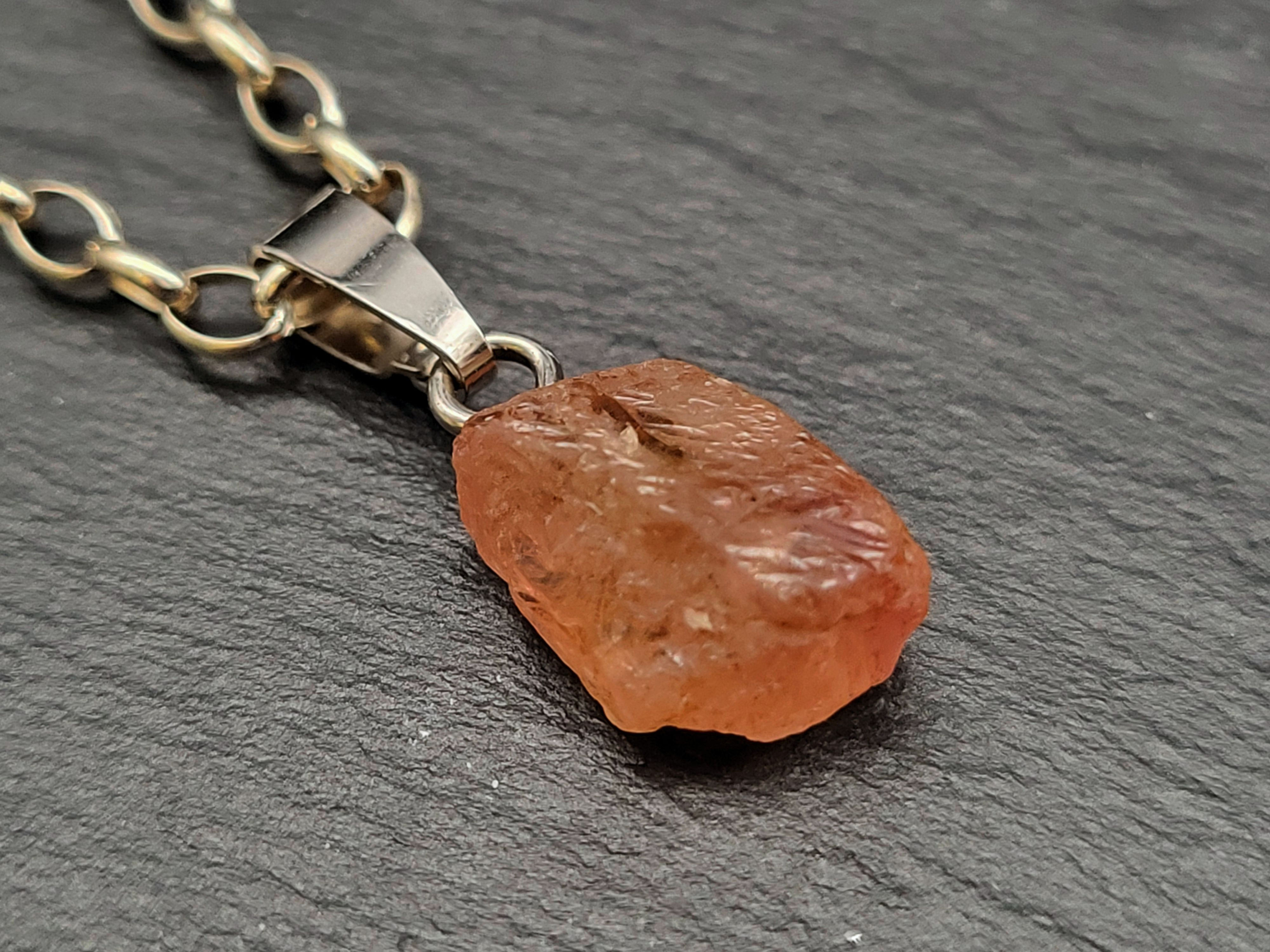 Goldtopas Imperial Rohstein Anhänger mit 925er Silberöse