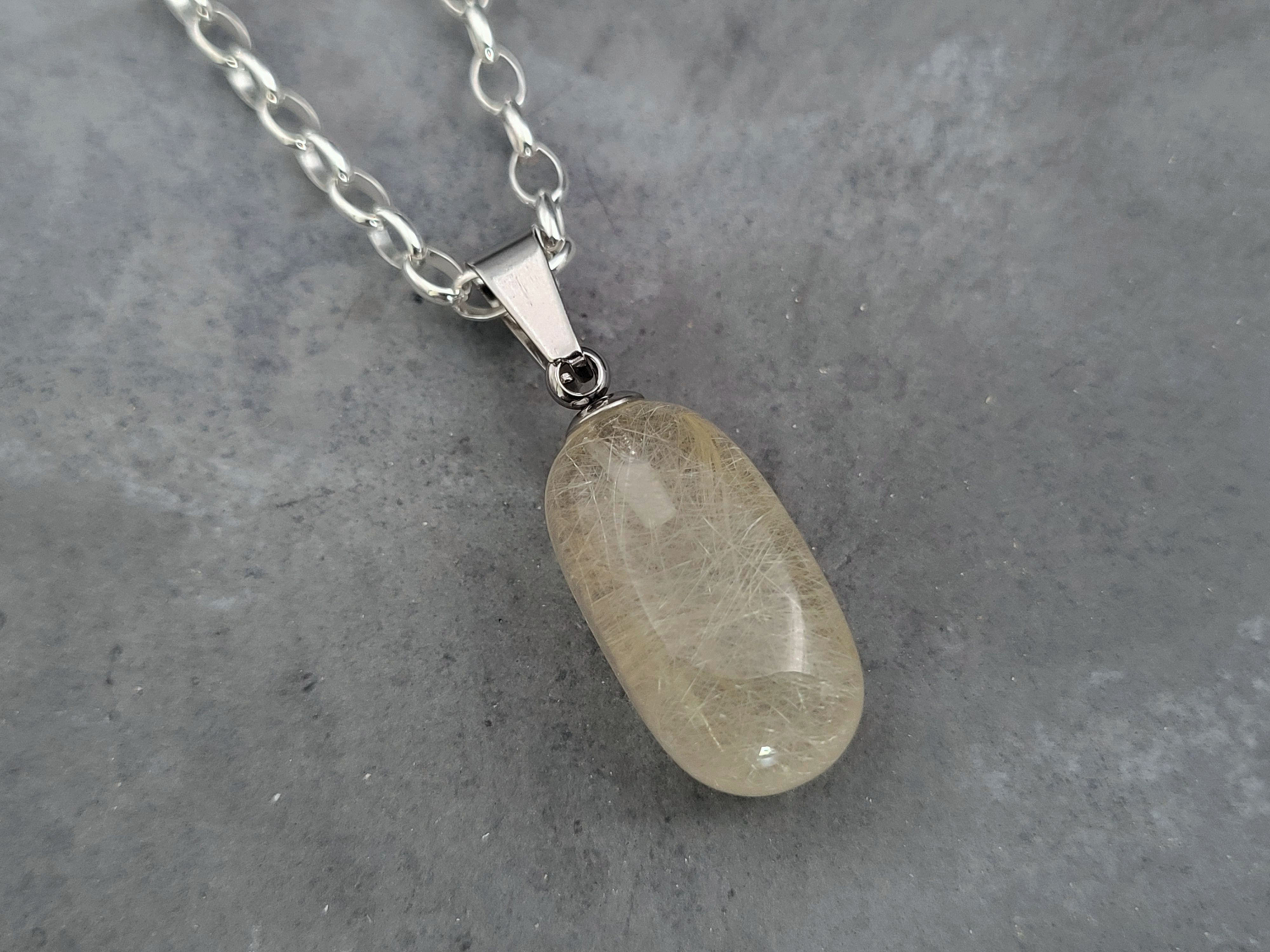 Rutilquarz Anhänger mit 925er Silberöse