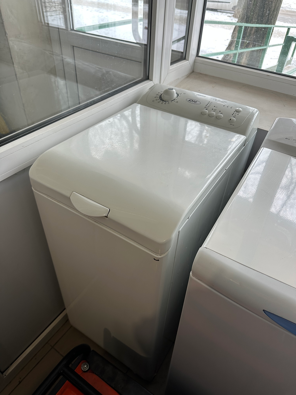 Прев'ю: Вертикальна пральна машина ZANUSSI (5,5 кг)