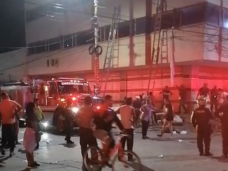 Heridos 16 policías y 6 civiles en incendio de hotel donde se hospedaban en el Centro de Barranquill