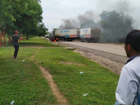 Hieren a bala a conductor cordobés e incineran su vehículo cuando se movilizaba por Magangué