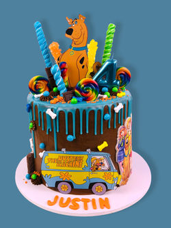 Scooby Doo Drip Cake