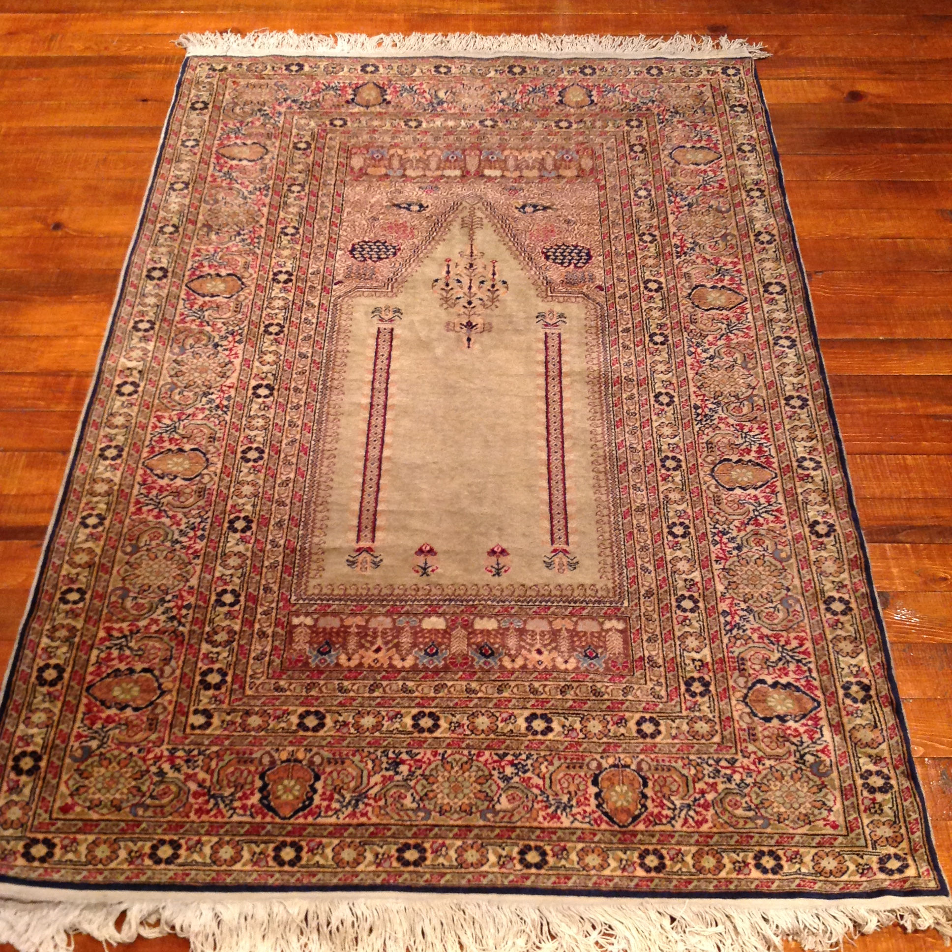 OLD CARPET 3327