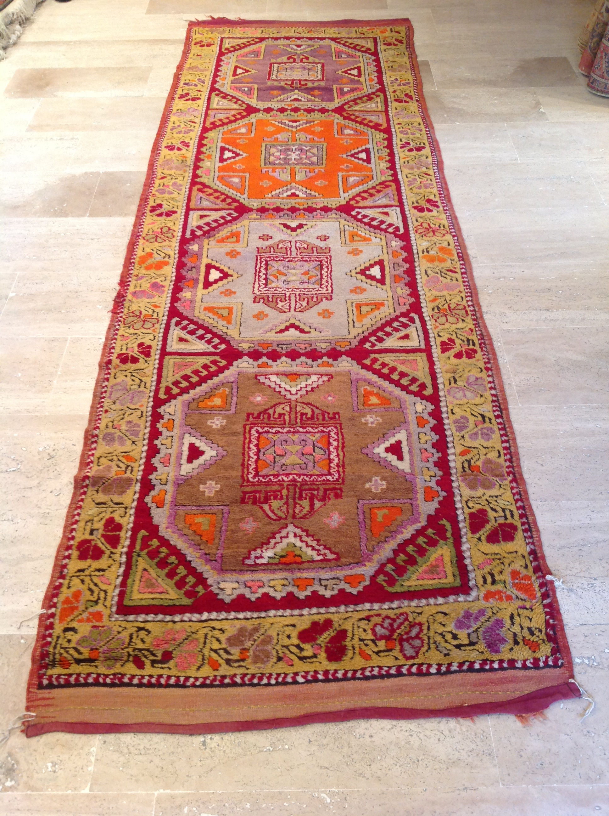 CARPET RUNNER 2427