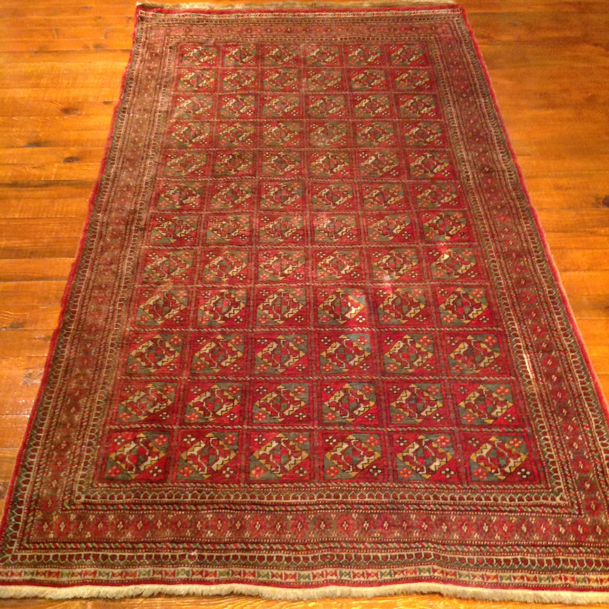 OLD CARPET 899