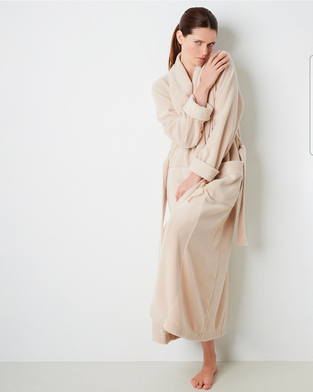 Pluto Ruth Graceful Teddy Robe in beige on model, front view