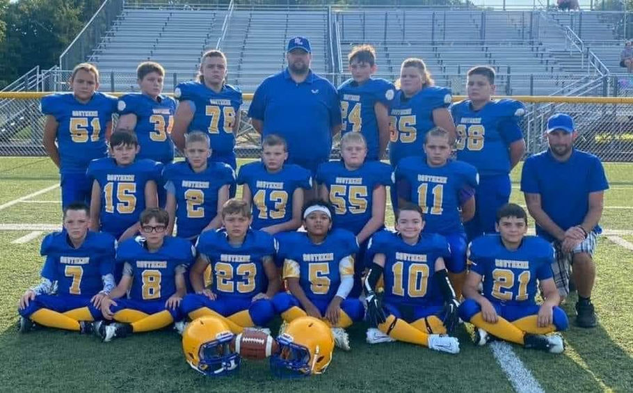 Southern Local Little Indians team photo with players
