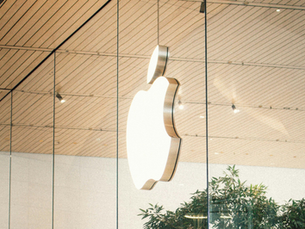 Brand Like Apple: Minimalism, Storytelling, and User Obsession