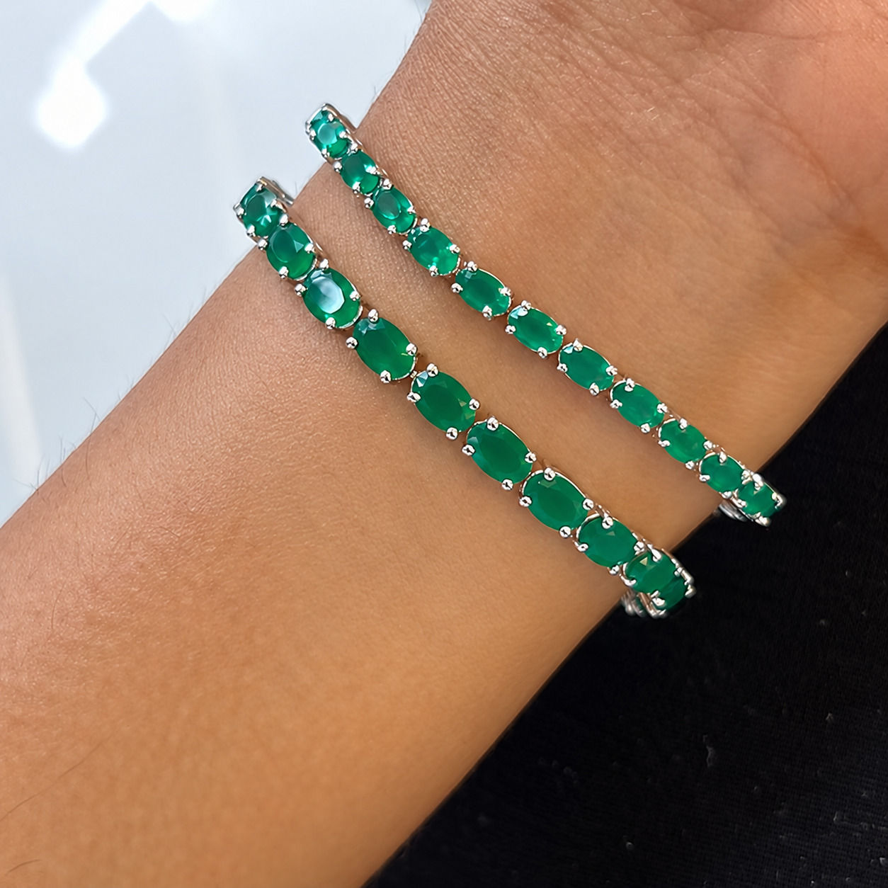 Natural Green Onyx Oval 925 Sterling Silver Open Box Clasp Bracelet
