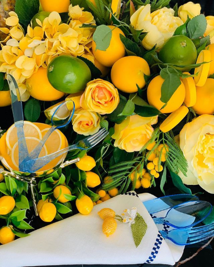 Thumbnail: Lemon Tree Embroidery Dinner Napkins Set of 4