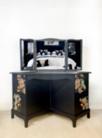 Stag Minstrel corner drawer Dressing Table/Desk