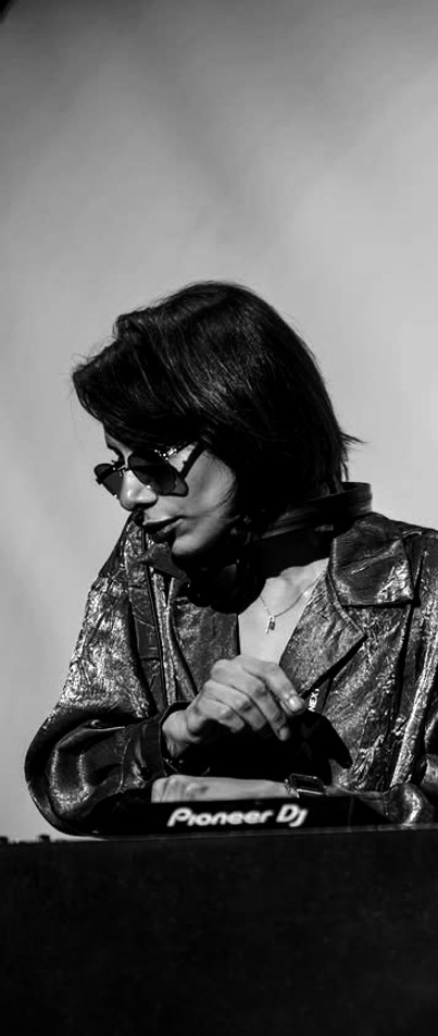 DJ NHA playing in last blast event