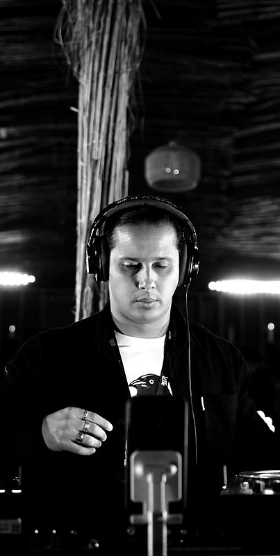 DJ Leo playing in Last Blast event
